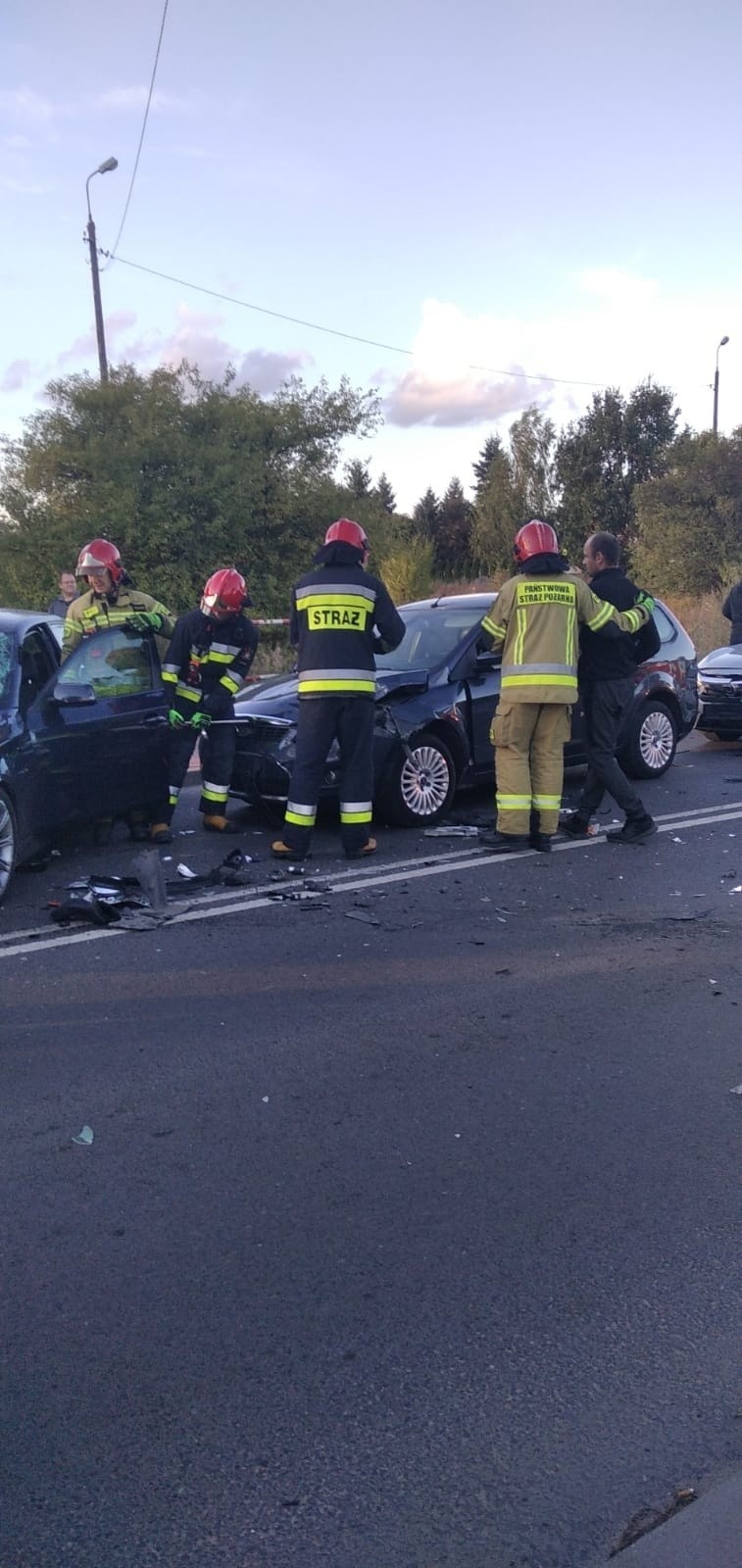 Zderzenie czterech samochodów na Junikowie. Ruch zablokowany