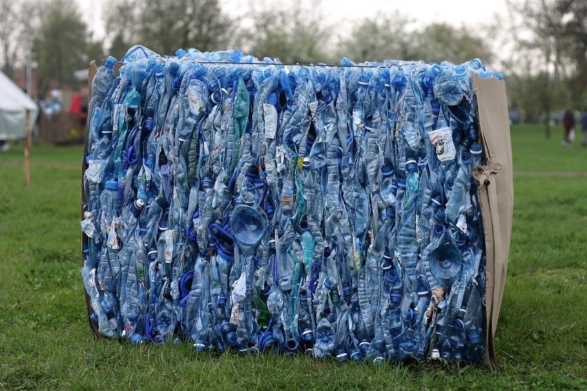 Sortownia śmieci w centrum Wrocławia? Prezydent Jacek Sutryk wydał zgodę na przetwórstwo odpadów z tworzyw sztucznych