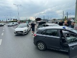 Kraków. Pościg ulicami Ruczaju za podejrzanymi o rozbój. W bagażniku broń i narkotyki