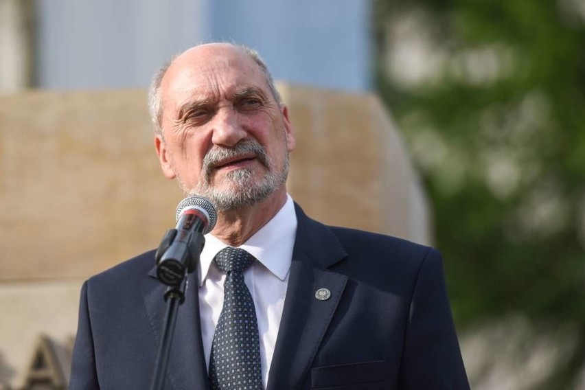 Poświęcenie figury Chrystusa. Antoni Macierewicz w Poznaniu