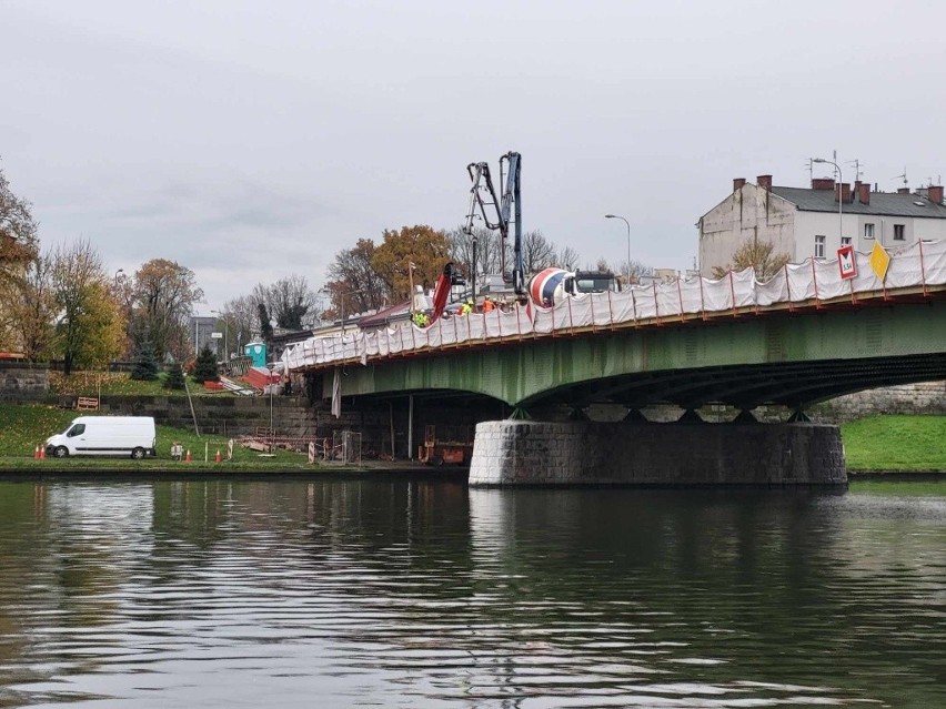 Zakończył się pierwszy etap remontu mostu Dębnickiego (na...