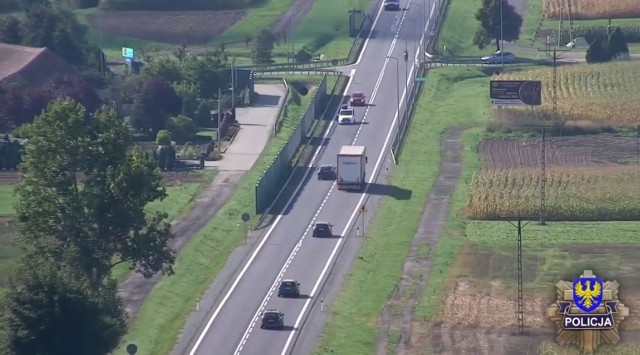 Takie niebezpieczne sytuacje zarejestrował dron policjantów z Opola.