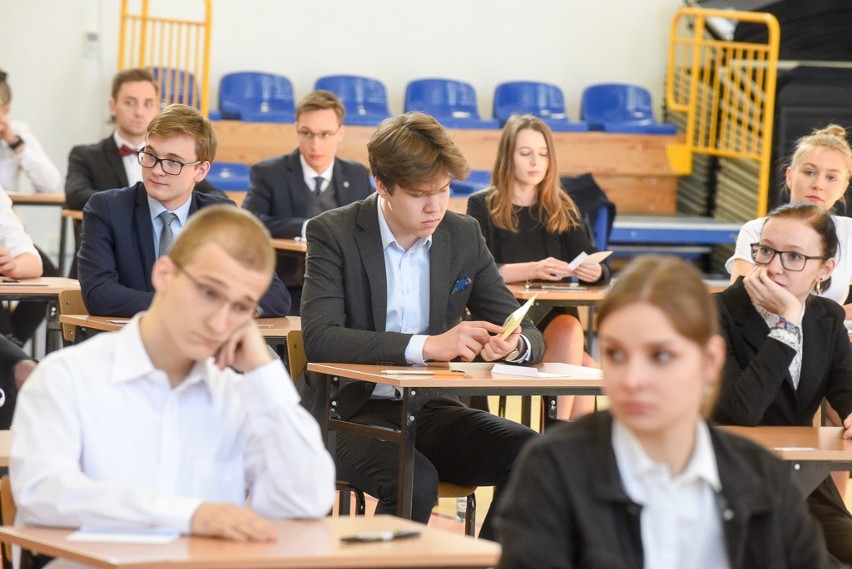 Dzisiaj w szkołach w całej Polsce rozpoczęły się matury. Nie...