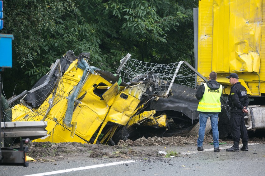 Wypadek w Bochni na DK 94. Nie żyją dwie osoby [ZDJĘCIA, WIDEO]