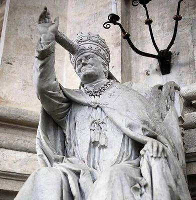 Rzeźba papieża Piusa IX w kościele św.św. Piotra i Pawła FOT. ANDRZEJ BANAŚ