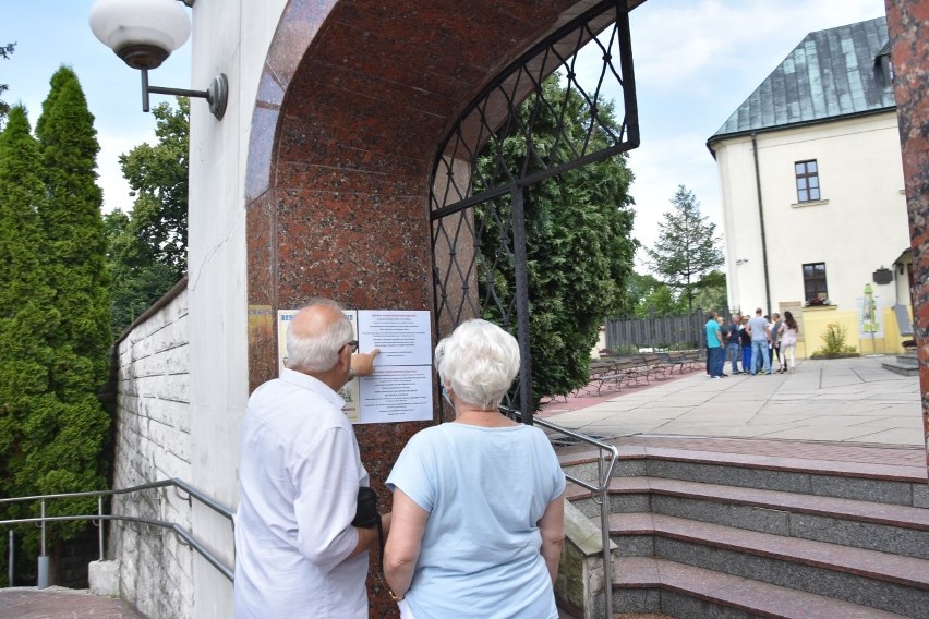 Klasztor w Leśniowie jest zamknięty po wykryciu...