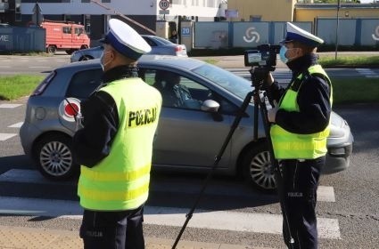 Policjanci kontrolowali kierowców „kaskadowo” oraz przy wykorzystaniu drona