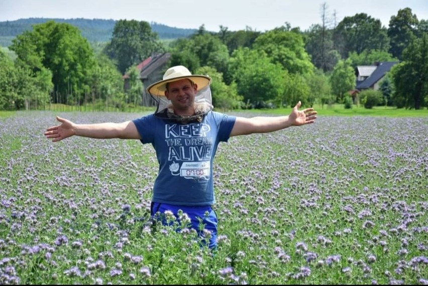 Jarosław Gerczak nie tylko zajmuje się produkcją miodu, ale...