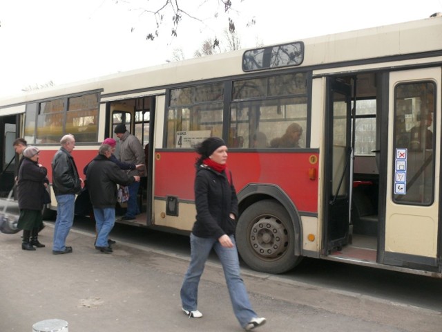 Teraz korzystanie z MKS ułatwi telefon komórkowy z rozkładem jazdy.