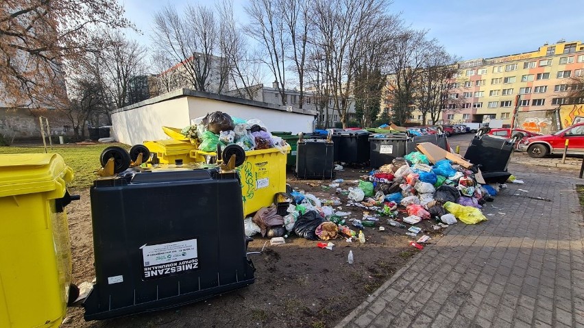 Kilka zdjęć z końca lutego: ul. Wielka Zaporoska Powstańców...