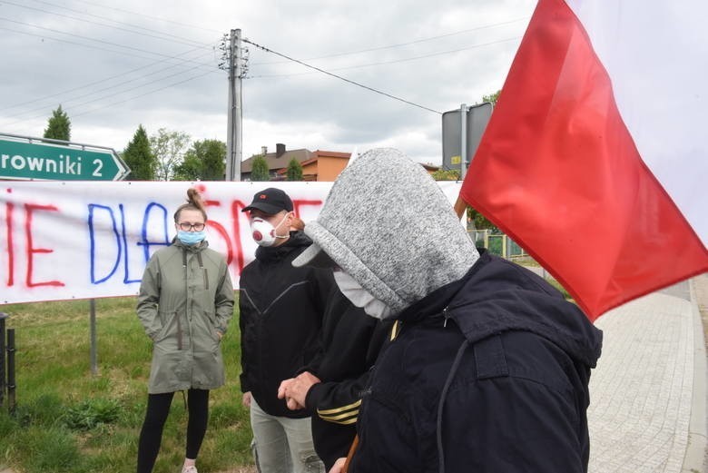 Akcja protestacyjna w Bobrownikach, w gminie Otyń. Sobota,...