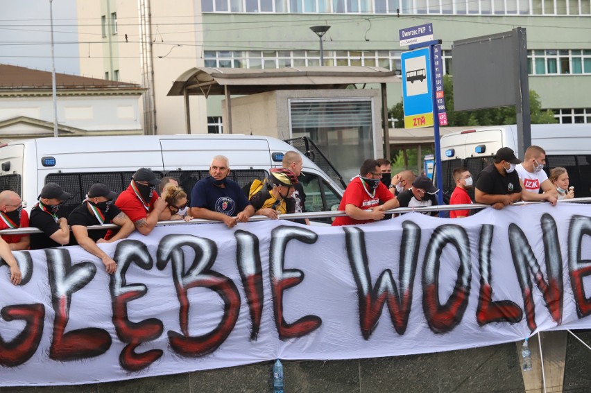 W Sosnowcu na Patelni odbył się protest przeciwko przemocy i...