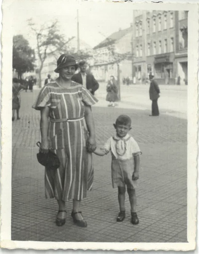 Jerzy Kuczka z matką