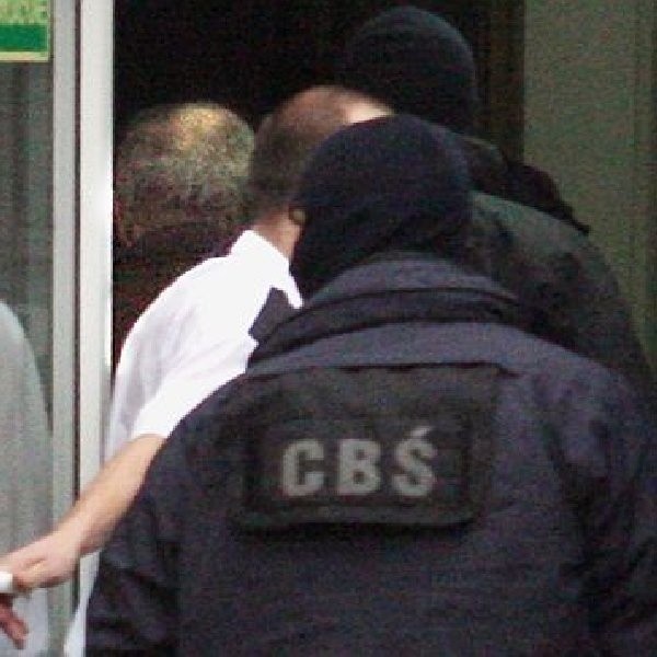Poznańskie Centralne Biuro Śledcze na początku 2008 roku powiadomiło prokuratorów, że nie może znaleźć odcisków palców przestępców