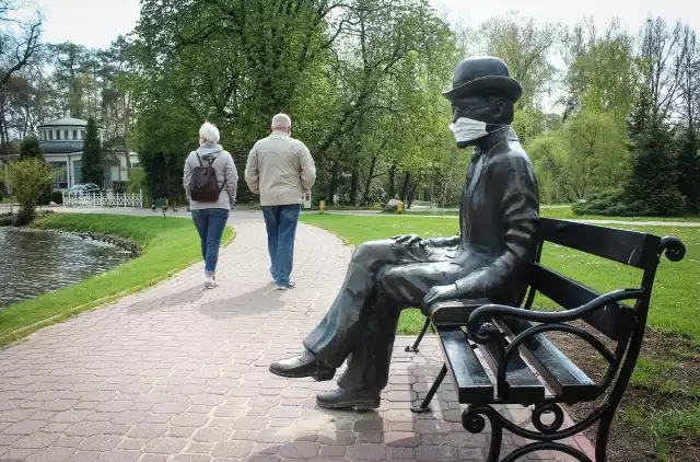 Pomnik Bolesława Prusa w Parku Zdrojowym w Nałęczowie