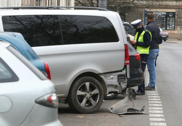 Pijani kierowcy są wciąż zmorą polskich dróg. Spoty policyjne, jak ten najnowszy autorstwa KWP w Bydgoszczy, mają pomóc uświadomić kierujących.