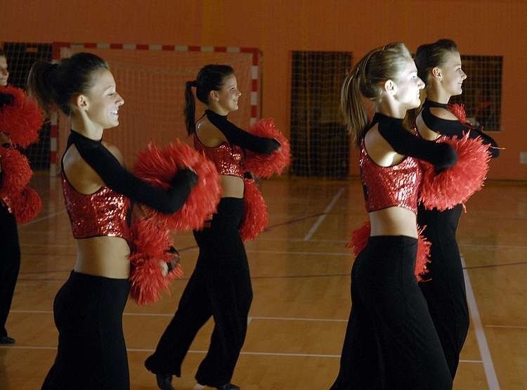 Zdjecia z treningu slupskich cheerleaderek Energa Maxi,...