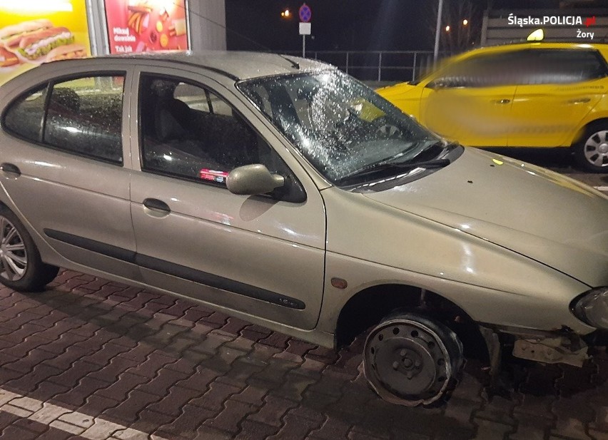 Przerażające sceny w środku nocy w Żorach. Pijany kierowca wyciągnął z samochodu swoją partnerkę, kopał i bił ją po głowie