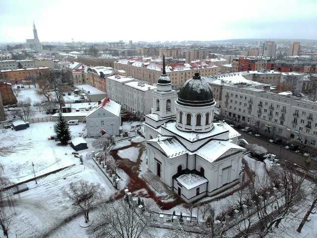 Sobór Świętego Mikołaja Cudotwórcy w Białymstoku w zimowej scenerii