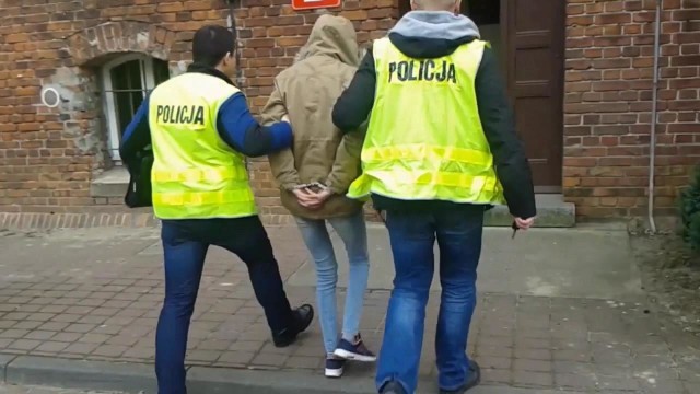 Czwórka włamywaczy trafiła w ręce policji.