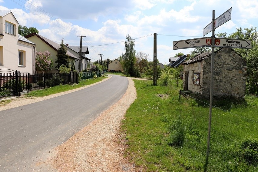 W Rakowie, Pierzchnicy i Chmielniku oddano do użytku zmodernizowane drogi powiatowe (ZDJĘCIA)