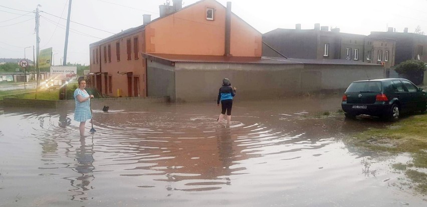 Zalany Sosnowiec przy ul. Kombajnistów i Kukułek....