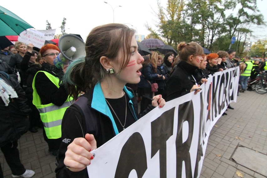 Czarny Protest we Wrocławiu był rekordowy. Na ulice wyszło...