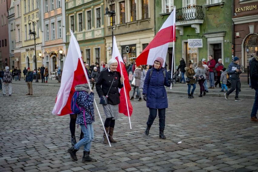 Kilkaset osób wzięło udział w Marszu Zwycięstwa, który w...