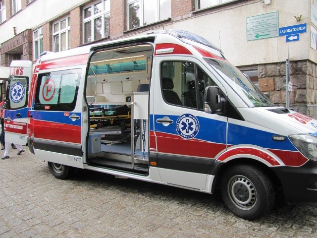 Do wypadku doszło w miniony poniedziałek. Mieszkankę gminy Czarna Dąbrówka przewieziono do bytowskiego szpitala.
