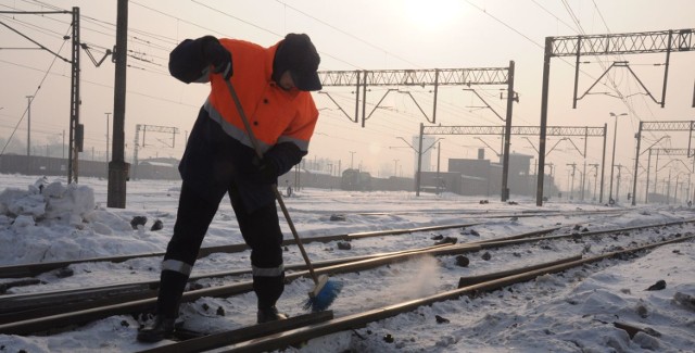 Takie odśnieżanie torów może okazać się niewystarczające