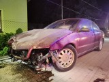 Pijany kierowca audi uderzył w słup energetyczny w Łosiowie. Na szczęście nikt poważnie nie ucierpiał [ZDJĘCIA]