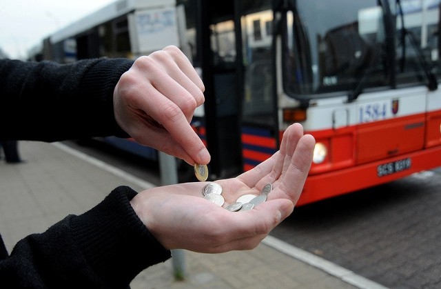 Szczecińskie Przedsiębiorstwo Autobusowe "Dąbie" chce wprowadzić całodobową sprzedaż biletów u kierowców.