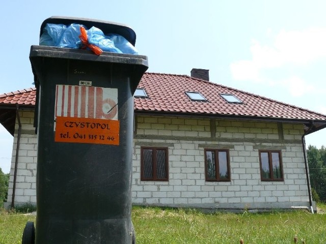 Dotychczasowe kosze na śmieci od firmy Czystopol mają zostać u mieszkańców gminy Krasocin.