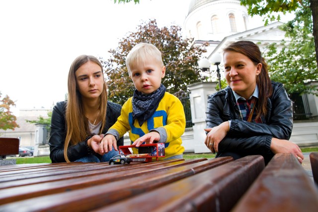 Karolina Czerniakiewicz (z lewej), Bartek i Ewelina Waracka