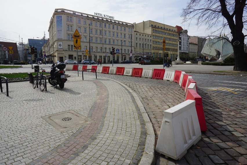 Z centrum Poznania mają zniknąć szpetne separatory