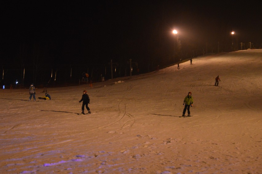 Stok narciarski w Bałtowie będzie czynny do 27 grudnia jako jedyny w regionie. W weekend zaprasza na „Nocną Jazdę” (ZDJĘCIA, WIDEO)