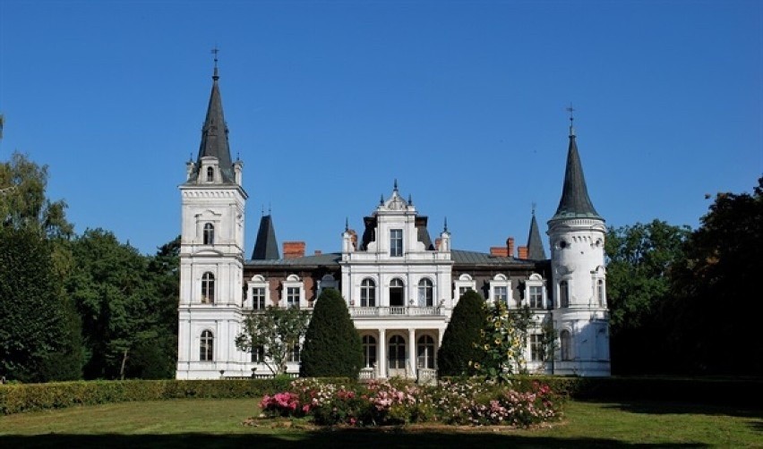 To jeden z najpiękniejszych pałacy w Wielkopolsce. Obecnie...