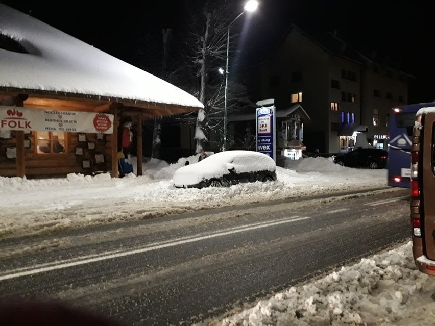 Zima w Szczyrku. Miasto jest sparaliżowane