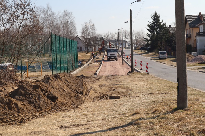 Rozpoczęły się roboty przy budowie miejsc postojowych i...