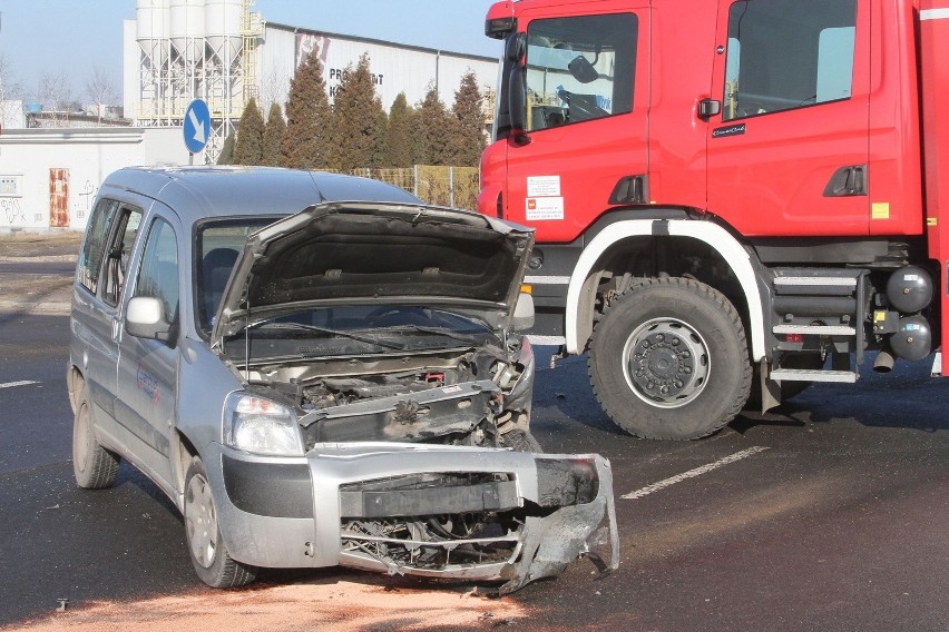 Wypadek na Puszkina. 45-letnia kobieta została ranna [ZDJĘCIA]