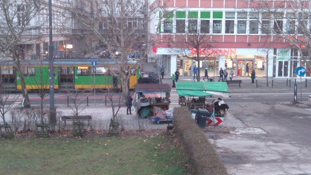 W poniedziałek po południu na ul. 27 Grudnia doszło do zderzenia tramwaju MPK Poznań linii 9 z samochodem osobowym.