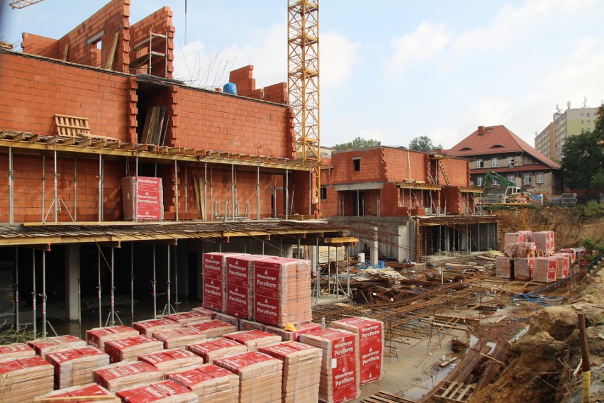 Trwa budowa ponad 50 mieszkań komunalnych w Rudzie Śląskiej....