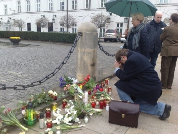 Przed Pałacem Prezydenckim w Warszawie