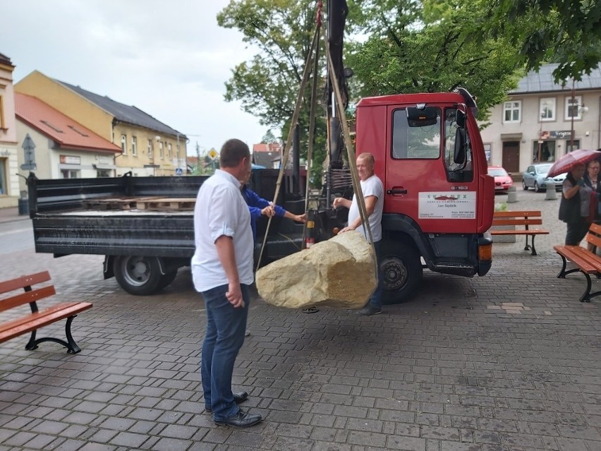 Dobczyce. Ławeczki, kwietniki i koza [ZDJĘCIA]