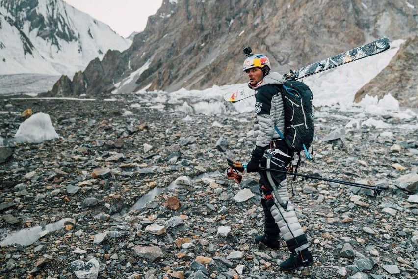 Himalaje. Andrzej Bargiel atakuje Mount Everest. Wylądował właśnie w Nepalu 