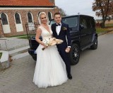 To już rok, od kiedy Szymon Woźniak i Karolina Jurkiewicz są małżeństwem. Powspominajmy ich ślub oraz wesele
