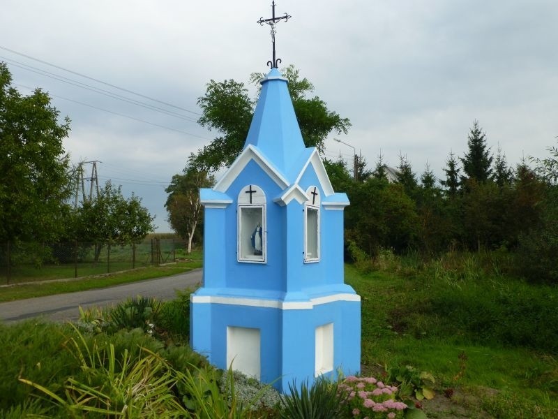 Kapliczka w miejscowości Byczyna, gmina Dobre