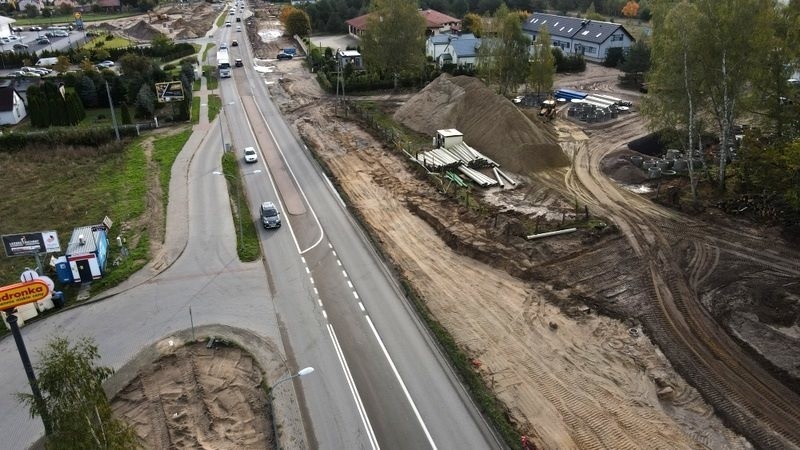 Gdańsk: Trwa rozbudowa ul. Kartuskiej na odcinku od ul. Otomińskiej do skrzyżowania z ul. Nowatorów. Na jakim etapie są prace?