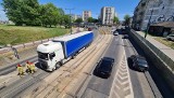Trzy przypadki blokady ulicy Piłsudskiego w Sosnowcu w ciągu trzech dni. Winne oznakowanie przejazdu pod wiaduktem?