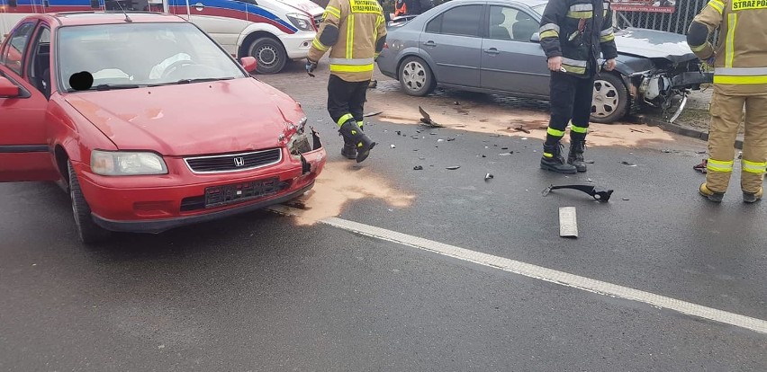 Przasnysz. Wypadek na Szosie Ciechanowskiej, 29.02.2020. Jedna osoba trafiła do szpitala. Zobaczcie zdjęcia